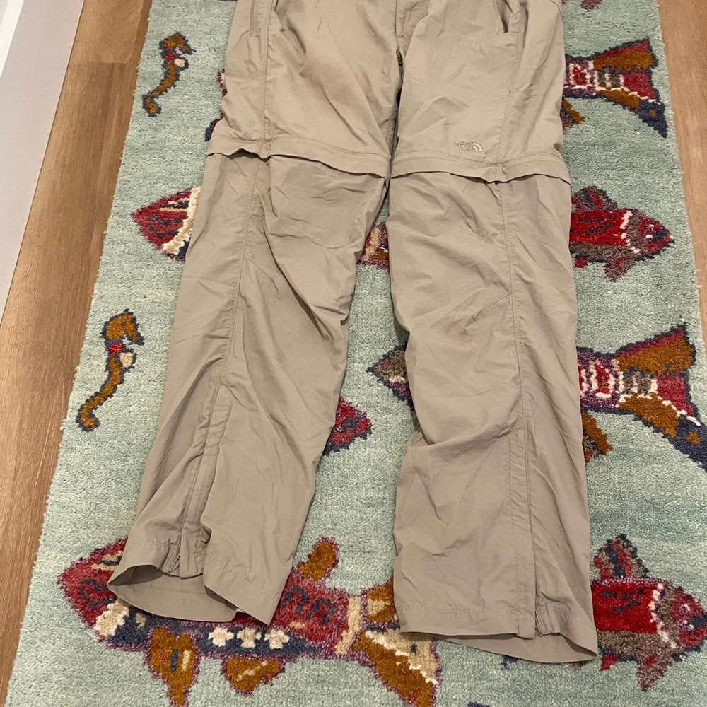 The North Face Men’s Hiking Convertible Zip Off Pants Shorts